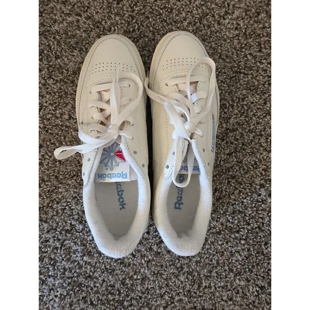 Reebok Club C White Leather Sneakers Classic Minimal Trainer Size 6.5 - Picture 2 of 5